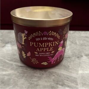 Bath & Body Works Candle - NEW